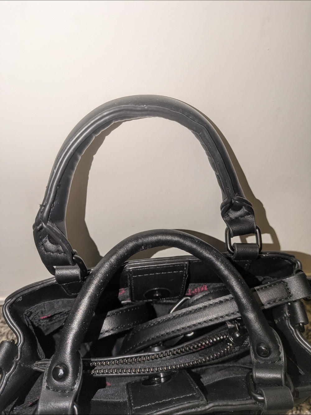 Betsey Johnson Black Skull Satchel Micro Size. Does Not Come With Heart Charm - Picture 3 of 7